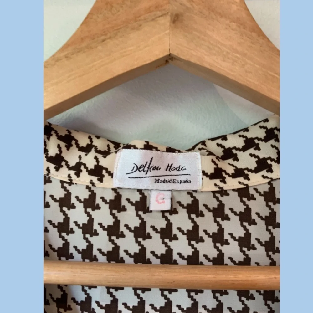 VINTAGE HOUNDSTOOTH BUTTON DOWN FROM SPAIN - Picture 3 of 5